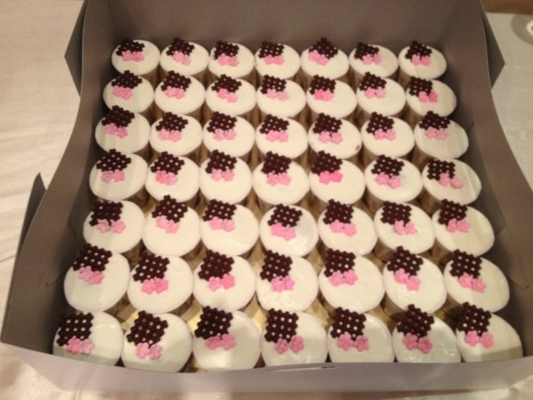Pretty cupcakes sponsored by Erina Law of Cooking Island 
